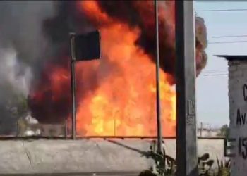 Incendio de gran magnitud cierra Periférico y Río de los Remedios en límite CDMX y Edomex