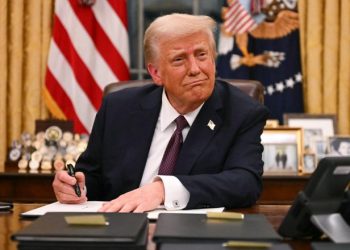 Donald Trump cierra página y redes en español de la Casa Blanca