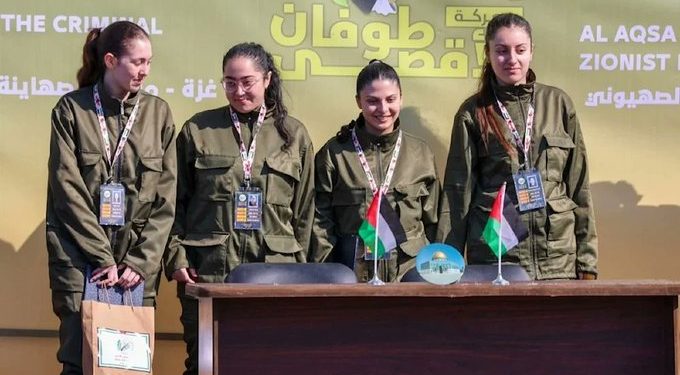 Cuatro soldados israelíes liberadas por Hamás llegan a un hospital en Israel