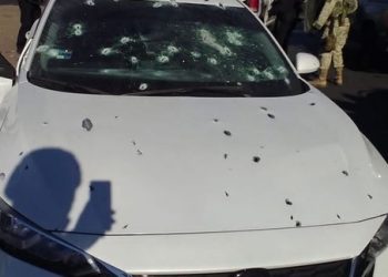 Emboscan a agentes de la FGE en Culiacán; un muerto y un herido