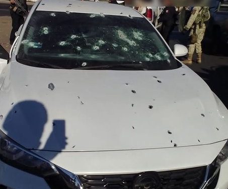 Emboscan a agentes de la FGE en Culiacán; un muerto y un herido