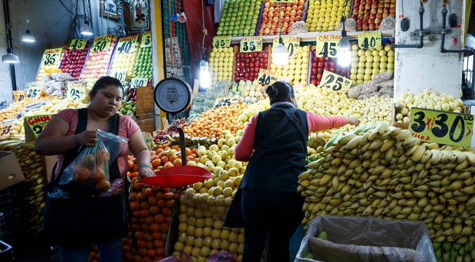 Inflación en México baja a 3.69% en enero, dentro del objetivo del Banxico