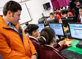 Nuevo León invertirá en nuevas escuelas y más transporte público