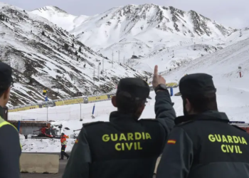 Accidente en telesilla de estación de esquí en España deja 10 heridos