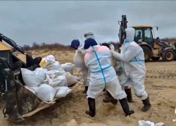 Autoridades rusas en Crimea anuncian emergencia por un derrame de petróleo en Sebastopol.