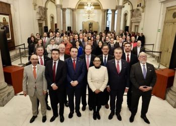 Empresarios ofrecen 35 mil empleos para mexicanos repatriados