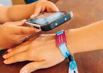Ocesa dejará de vender pulseras cashless y eliminará comisiones en festivales