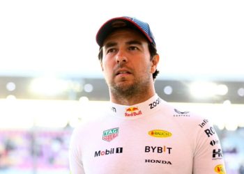 Checo Pérez y Cadillac en negociaciones para la F1 2026.