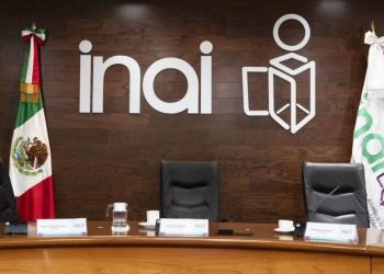 INAI remueve a funcionarios por presunta extorsión.