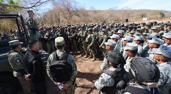 Autoridades desmantelan tres laboratorios de drogas sintéticas en Sinaloa y aseguran metanfetamina