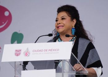 Clara Brugada entrega apoyos para la primera infancia y anuncia talleres para padres en CDMX
