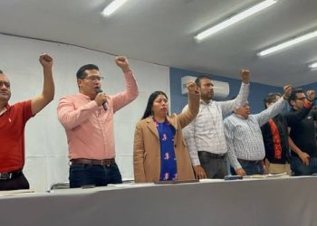Maestros de Oaxaca anuncian paro por incumplimiento en entrega de materiales escolares