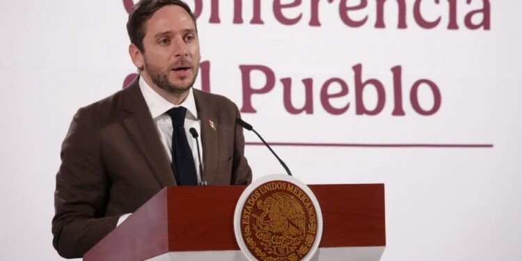 Detectan corrupción en compra de medicamentos; Sheinbaum advierte sanciones severas