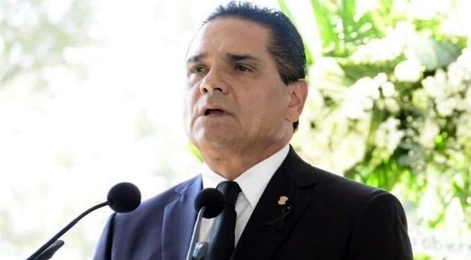 Acusan a Silvano Aureoles de desviar recursos para cuarteles en Michoacán