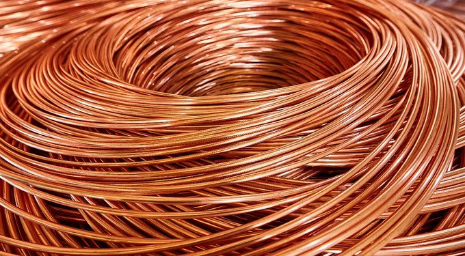 Cobre alcanza su nivel más alto desde noviembre por aranceles y demanda en China