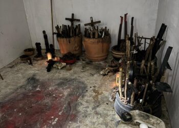 Descubren altar con cráneos humanos en casa de exfuncionario en Cuernavaca