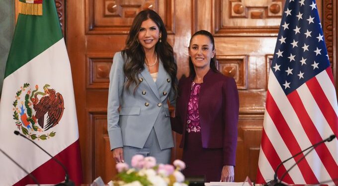 Claudia Sheinbaum y Kristi Noem acuerdan estrechar colaboración en seguridad y migración