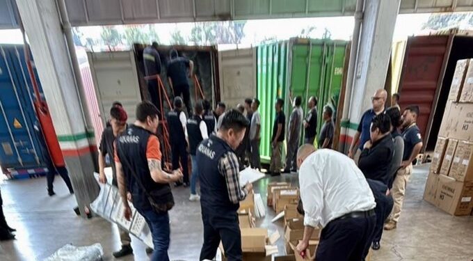 La Aduana de México confiscó 33 contenedores con mercancía china en la aduana de Pantaco, CDMX