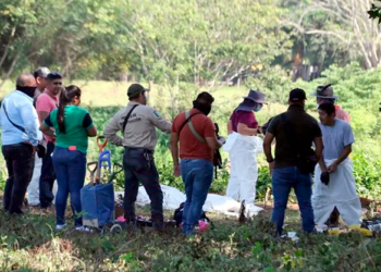 Encuentran dos fosas clandestinas con restos humanos en rancho de Macuspana