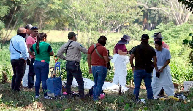 Encuentran dos fosas clandestinas con restos humanos en rancho de Macuspana