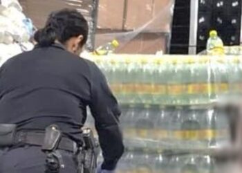 Aseguran más de una tonelada de metanfetamina oculta en botellas de agua en Texas