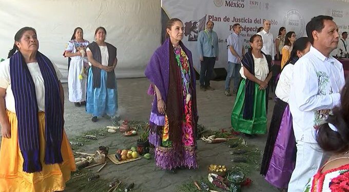 Sheinbaum lanza Plan de Justicia para el Pueblo Purépecha e inicia entrega de estufas ecológicas