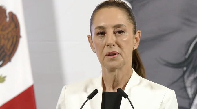 Sheinbaum niega detenciones por narcobloqueos y culpa a grupos criminales
