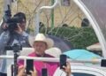 Arzobispo de Tuxtla recorre la ciudad en el papamóvil utilizado por el papa Francisco en 2016