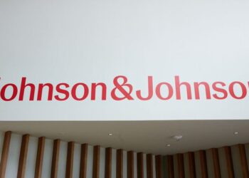 Johnson & Johnson estima impacto de 400 mdd por aranceles, en su mayoría por China
