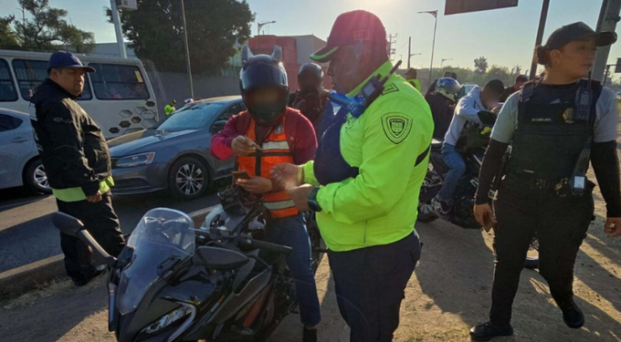 CDMX refuerza operativos contra motociclistas que incumplen el reglamento