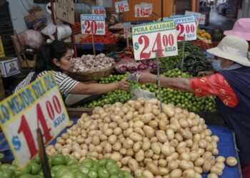 Inflación en México sube a 3.80% en marzo impulsada por alza en alimentos y transporte