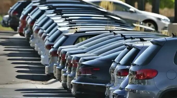 Caen exportaciones de autos en México por aranceles, pese a mayor producción