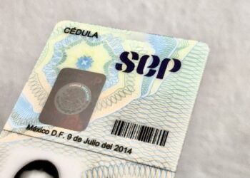 PRI propone eliminar cobros de titulación y cédula profesional a egresados con promedio de 8.5