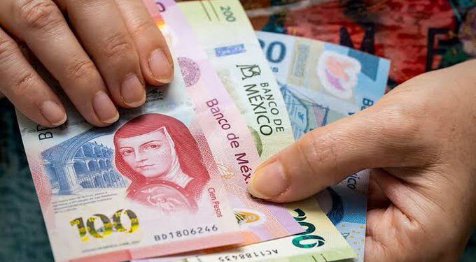Economía mexicana se debilita en abril; manufactura y servicios sin crecimiento