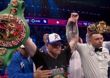 Canelo Álvarez vence a Scull y logra título indiscutido de los supermedianos