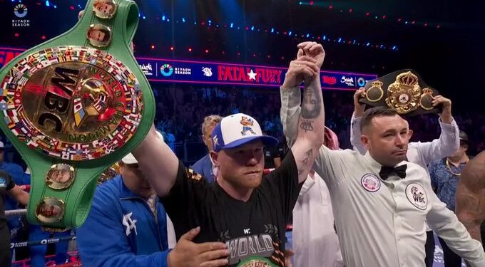 Canelo Álvarez vence a Scull y logra título indiscutido de los supermedianos