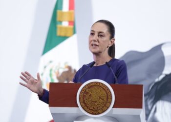 Sheinbaum rechaza nacionalizar TV Azteca y exige a Salinas Pliego pagar impuestos