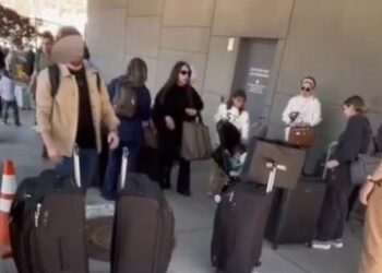 Exesposa de Guzmán Loera cruza a EU con familiares; los esperaban agentes