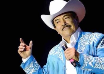 Lorenzo de Monteclaro suspende presentaciones en Estados Unidos por retraso con su visa