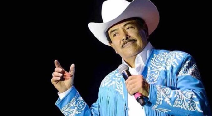 Lorenzo de Monteclaro suspende presentaciones en Estados Unidos por retraso con su visa
