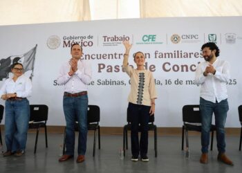 Avanza rescate de cuerpos en Pasta de Conchos; gobierno entrega restos a familiares