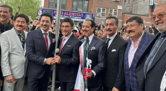 Brooklyn honra a Los Tigres del Norte con una calle que lleva su nombre