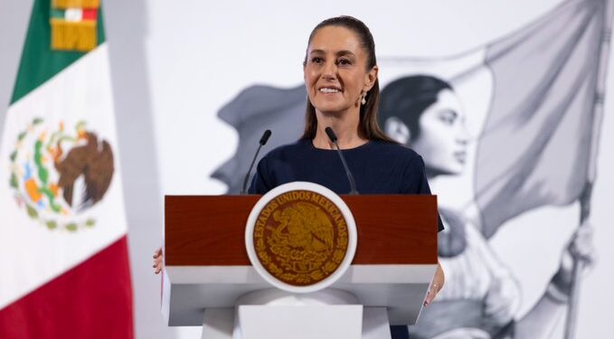 Mañanera de Sheinbaum descarta reunión con CNTE y expone desvíos de García Luna
