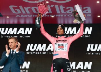 Isaac del Toro gana la etapa 17 y amplía su liderato en el Giro de Italia