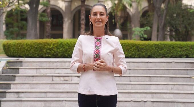 Claudia Sheinbaum felicita a las madres mexicanas y destaca su importancia