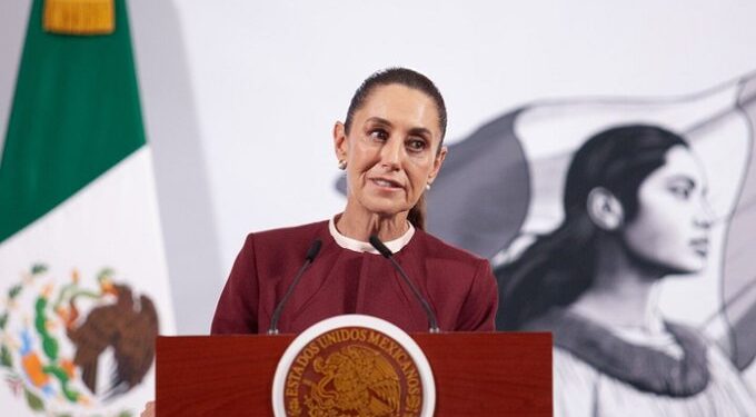 Sheinbaum aborda industria farmacéutica, aranceles de Trump y conflicto con CNTE en su mañanera