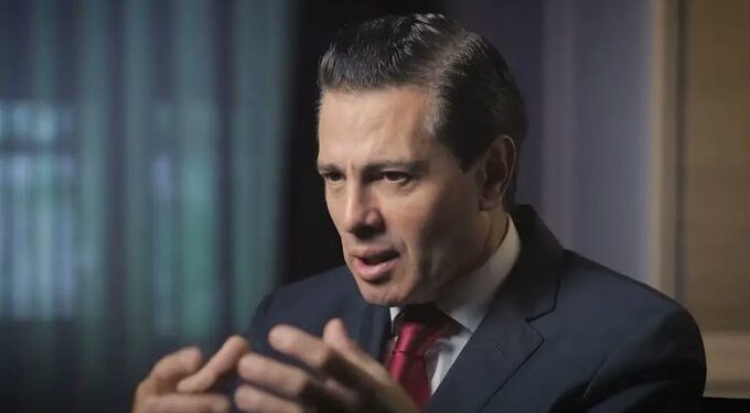 Enrique Peña Nieto defiende el NAIM en documental sobre su cancelación