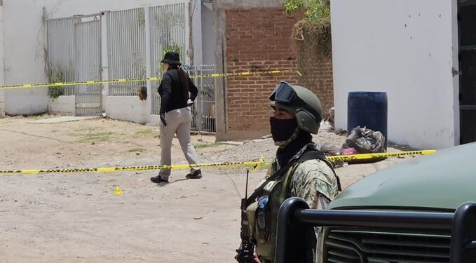 Sinaloa: incendian clínica infantil, atacan inmuebles y asesinan a tres hombres