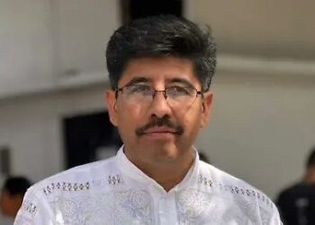 Sheinbaum apoya que Hugo Aguilar use traje típico en lugar de toga en la SCJN