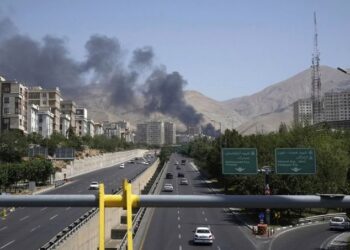 SRE evacúa a mexicanos en Irán por conflicto armado con Israel